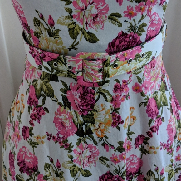 Floral dress - Picture 4 of 5